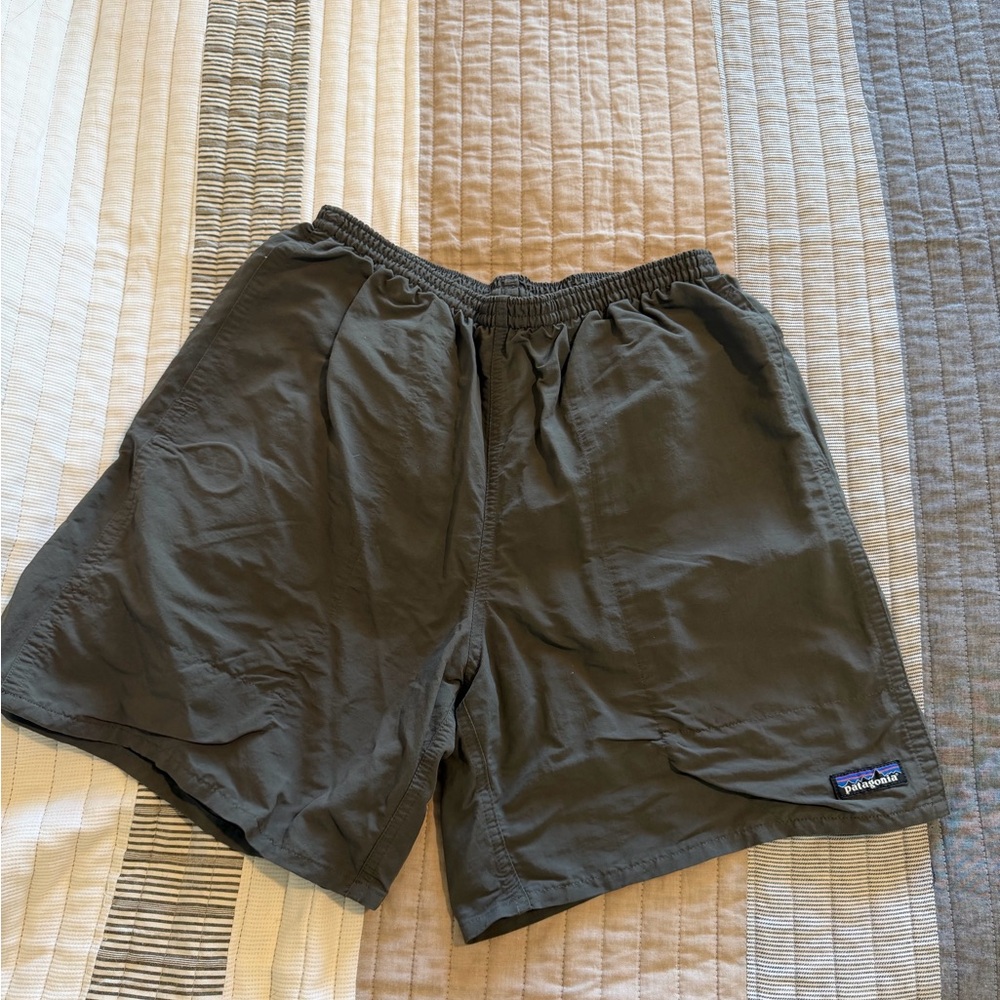Patagonia Men's grey 5” baggies Shorts